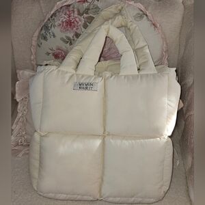 My Mum Made It Cream Puffer Tote